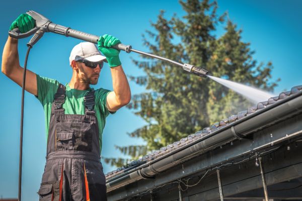 Cost of Gutter Washing in Crystal Lake