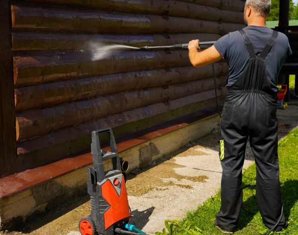 Cost of Log Home Pressure Washing in Crystal Lake