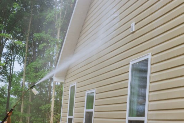 Home Siding Cleaning in Crystal Lake