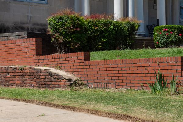 Retaining Wall Cleaning in Crystal Lake